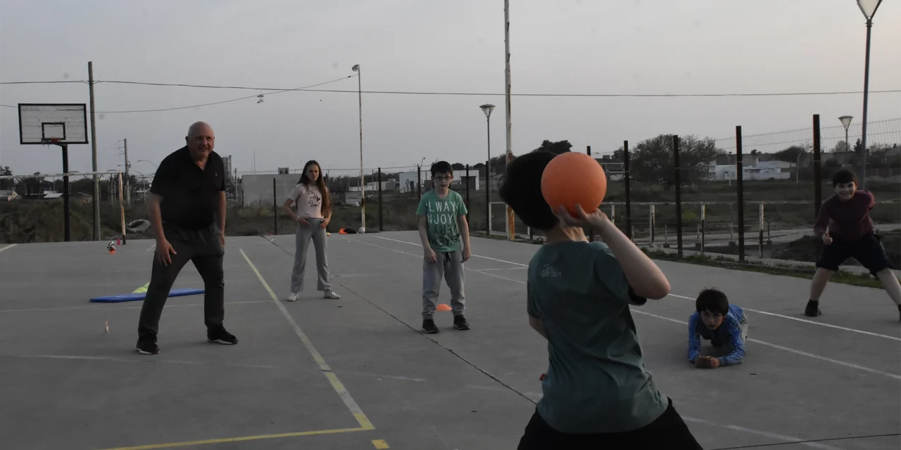 SUMAMOS ESCUELAS DEPORTIVAS BARRIALES PARA PROMOVER HÁBITOS SALUDABLES EN NUESTROS GURÍSES