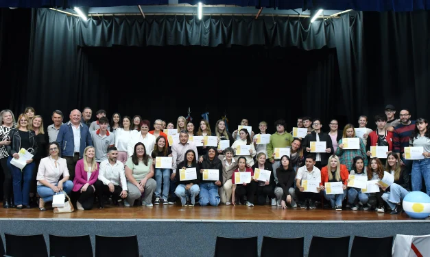 ENTREGA DE CERTIFICADOS A LOS CONCEJALES JUVENILES 2024 Y RECONOCIMIENTO A LOS CONCEJALES JUVENILES 1994