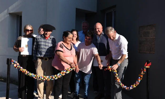 INAUGURAMOS LAS PRIMERAS VIVIENDAS CON FINES SOCIALES, CONSTRUIDAS EN NUESTRO PAÍS CON LADRILLOS PET