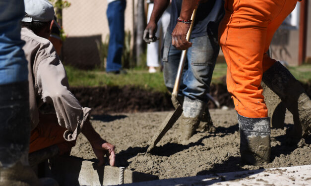 SUMAMOS OTRA CUADRA DE PAVIMENTO A LA TRAMA VIAL DEL BARRIO AZUL