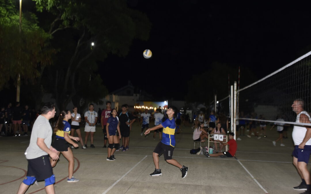 NOCHE DE CIERRE Y PREMIACIÓN DE VERANO VOLEY Y JUGANDO ANDO