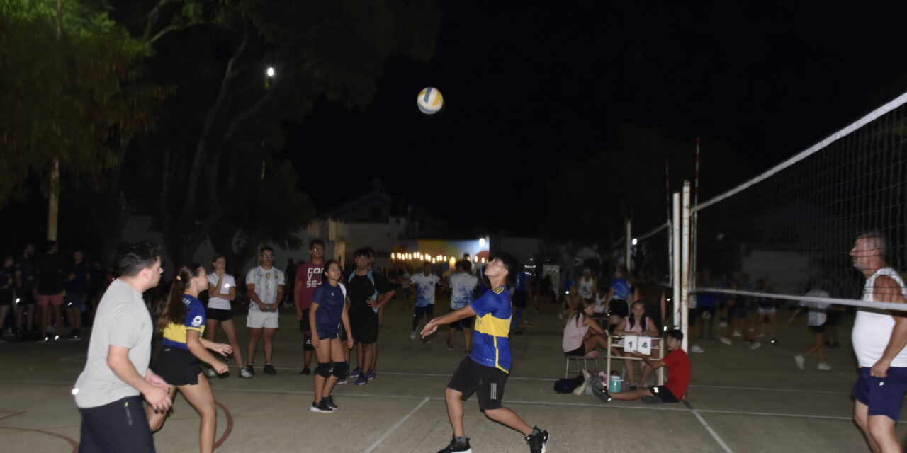 NOCHE DE CIERRE Y PREMIACIÓN DE VERANO VOLEY Y JUGANDO ANDO